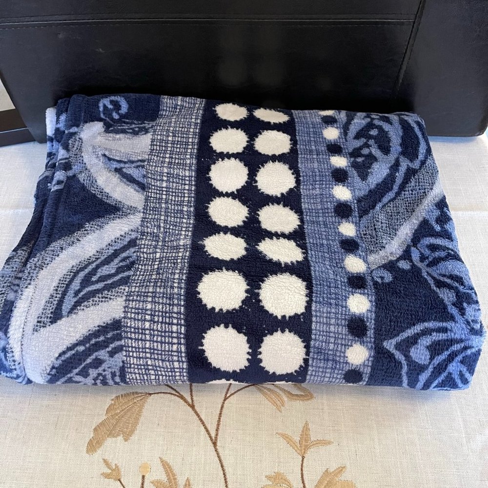 Vera Bradley Plush Throw Blanket (Indio)
